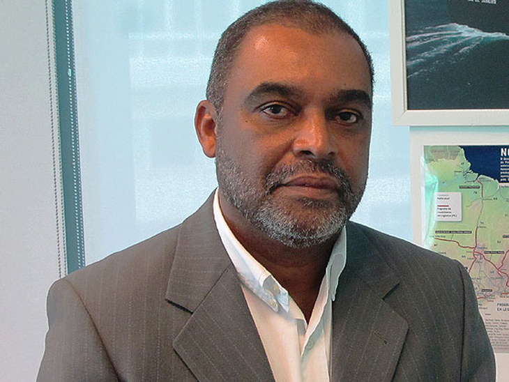 Diretor da Petrobras diz que cancelamento de refinarias não se deve à Lava Jato