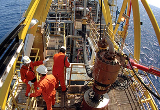 BNDES cria financiamento para fornecedores da cadeia de petróleo e gás natural BNDES cria financiamento para fornecedores da cadeia de petróleo e gás natural