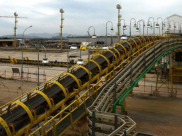 Consórcio demite 800 trabalhadores em obra de complexo petroquímico da Petrobras