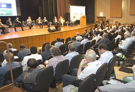 11º Congresso Nacional da Bioenergia tem início com importantes debates para o setor 11º Congresso Nacional da Bioenergia tem início com importantes debates para o setor