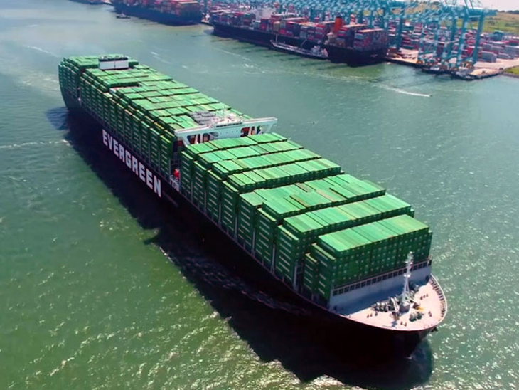 Evergreen encomenda dois novos navios megamax de 23.888 TEUs Evergreen encomenda dois novos navios megamax de 23.888 TEUs