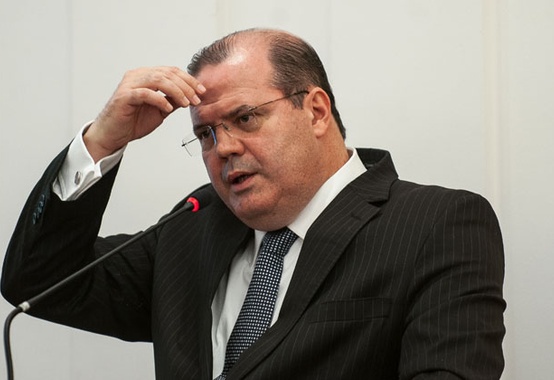 Taxa Selic sobe pela sétima vez seguida e vai a 14,25% ao ano Taxa Selic sobe pela sétima vez seguida e vai a 14,25% ao ano