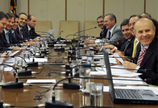 União está disposta a reduzir de 30% para 20% a participação nos royalties União está disposta a reduzir de 30% para 20% a participação nos royalties