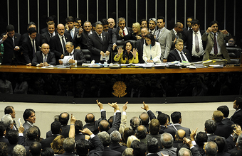Congresso aprova urgência para votação dos vetos dos royalties