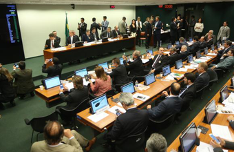 Aprovado texto do relator, projeto anticorrupção vai para plenário da Câmara