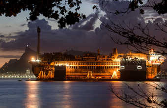 FPSO P-70 chega ao Porto do Rio de Janeiro