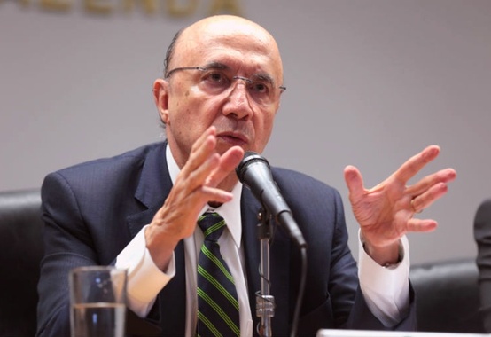 Queda de juros sinaliza que governo está no caminho certo, avalia Meirelles Queda de juros sinaliza que governo está no caminho certo, avalia Meirelles