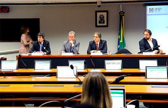 Câmara aprova royalties do petróleo para educação e saúde