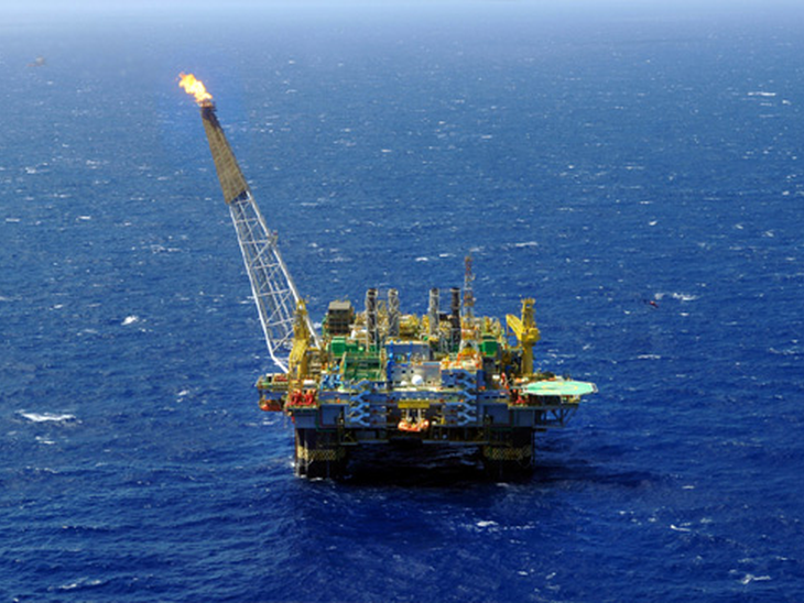 Senado aprova emenda com novo modelo para divisão dos royalties do petróleo