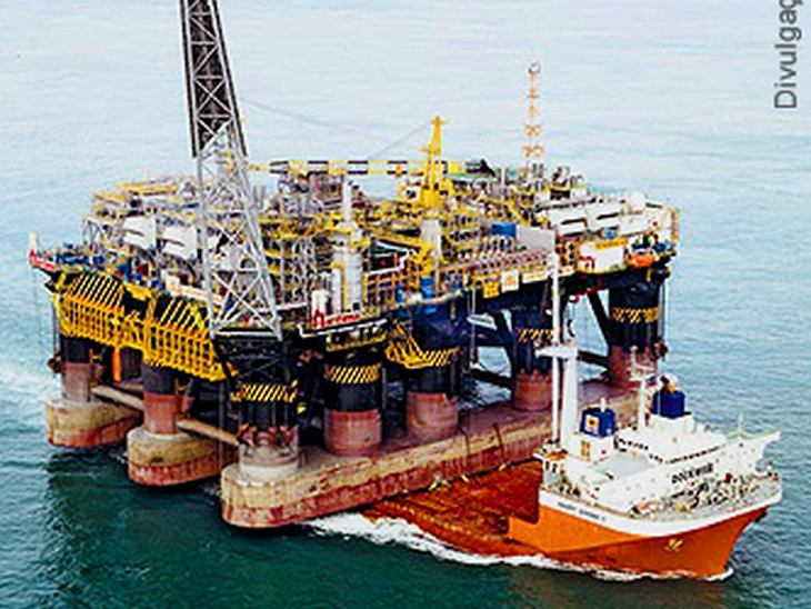 Duas das maiores embarcações para transporte pesado da Dockwise estão no Brasil