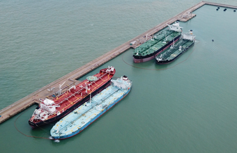 Com duração de dois anos, Petrobras e Açu Petróleo assinam contrato para operação ship to ship no Porto do Açu