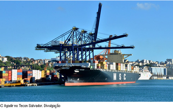 Tecon recebe maior navio de contêiner já atracado no porto de Salvador