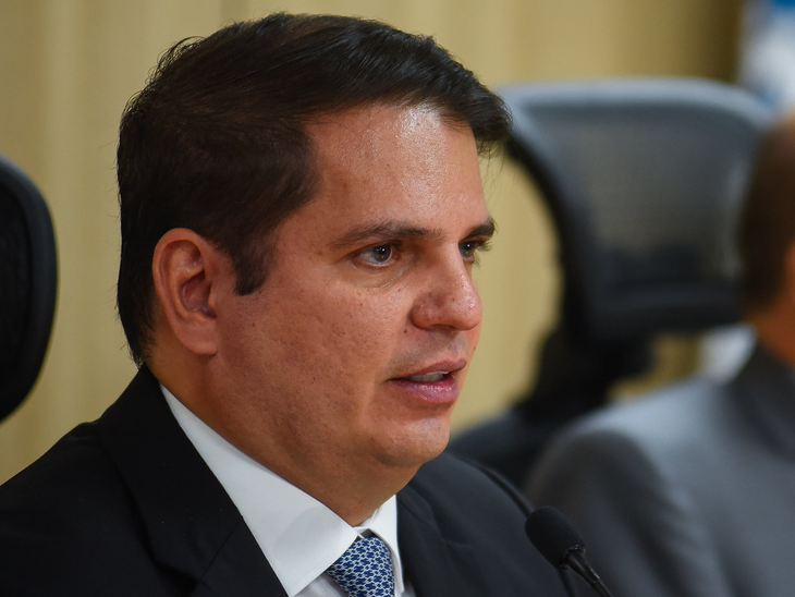 Novos contratos de transmissão vão gerar mais de R$ 7 bi em investimentos e 15 mil novos empregos, divulga Aneel Novos contratos de transmissão vão gerar mais de R$ 7 bi em investimentos e 15 mil novos empregos, divulga Aneel