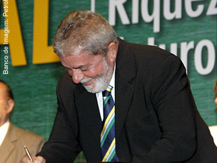 Lula mantém regime de urgência em projetos do pré-sal, diz Mercadante  