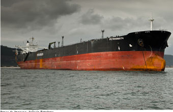 Primeiro navio da cessão onerosa chega ao Brasil