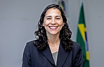 Julia Cruz é a nova secretária de Economia Verde, Descarbonização e Bioindústria do MDIC