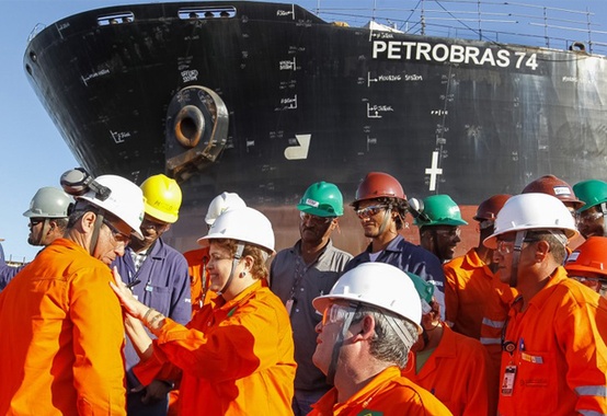 Dilma visita obras da P-74 no estaleiro Inhaúma Dilma visita obras da P-74 no estaleiro Inhaúma
