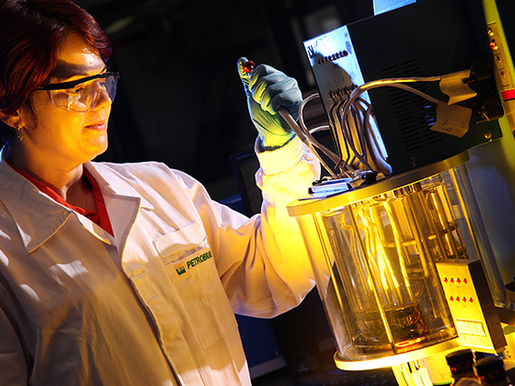 Petrobras investe para ampliar participação feminina em Ciência e Tecnologia
