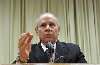 Mantega não confirma corte de R$ 30 bilhões no orçamento