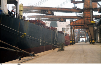 Fila para embarque de açúcar dos portos cai para 58 navios