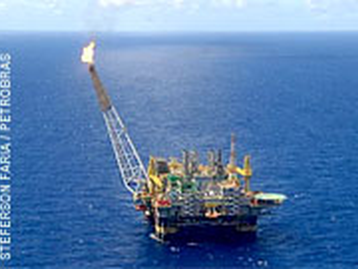 Executivos da Galp Energia visitam a P-52