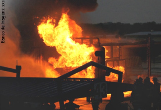 Gasoduto explode na Califórnia Gasoduto explode na Califórnia