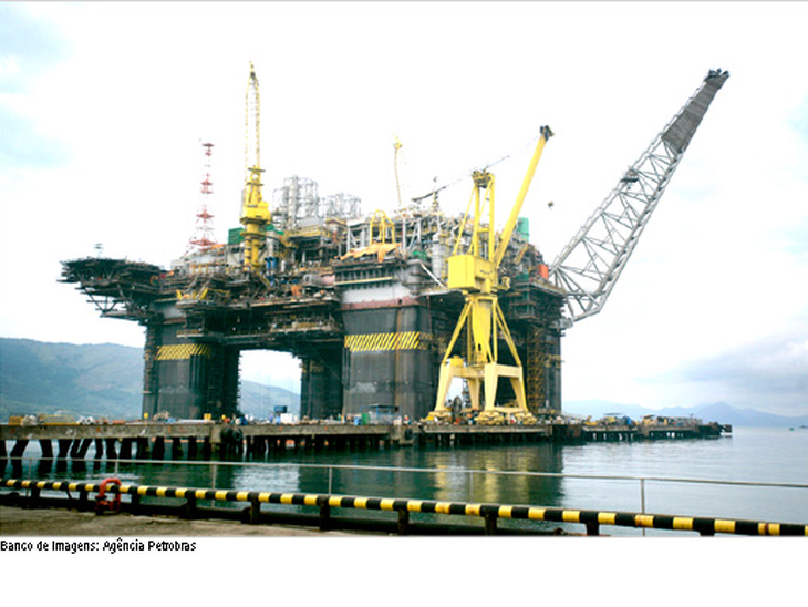 Petrobras batiza plataforma P-56 em Angra