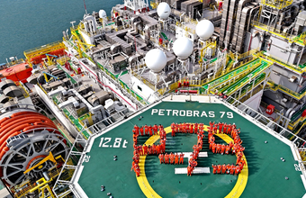 P-79 deixa estaleiro na Coreia do Sul rumo ao campo de Búzios