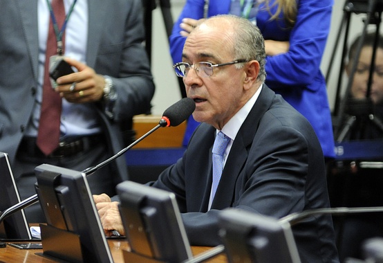 Aleluia apresenta parecer favorável a fim de exclusividade da Petrobras Aleluia apresenta parecer favorável a fim de exclusividade da Petrobras
