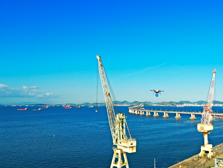 Wilson Sons revoluciona logística offshore com entrega por drones na Baía de Guanabara