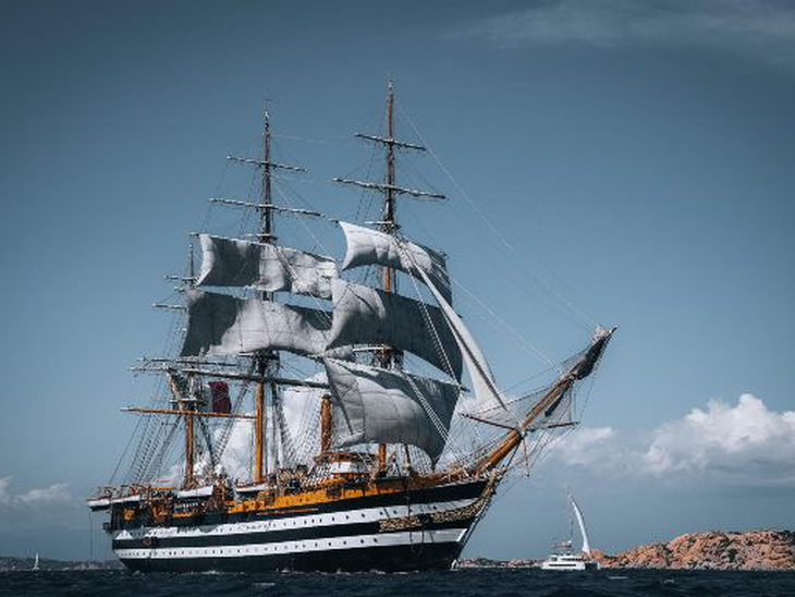 Amerigo Vespucci, o navio mais bonito do mundo, chega ao Porto do Rio de Janeiro