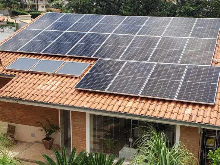 Energia solar é opção sustentável para reduzir em até 90% despesas com tarifas de eletricidade residencial e comercial