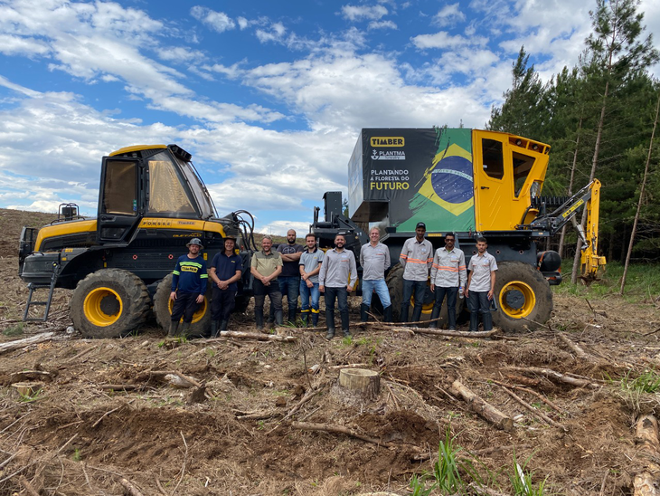 Aperam BioEnergia testa pela primeira vez no Brasil máquina sueca Plantma-x para plantio mecanizado de eucalipto