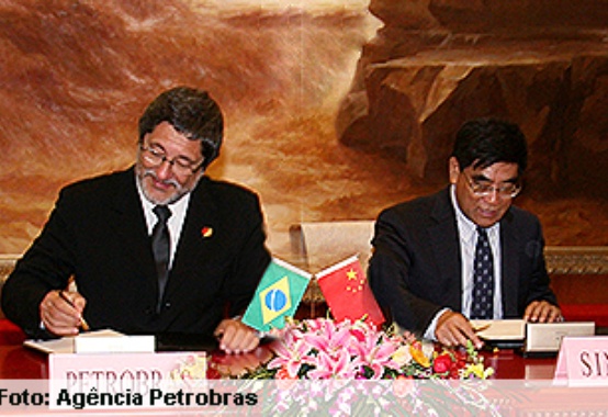 Petrobras assina acordos com Sinopec e Sinochem Petrobras assina acordos com Sinopec e Sinochem