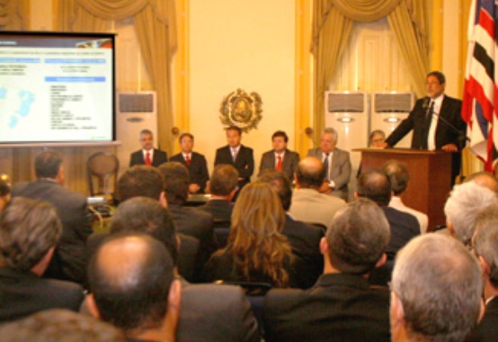 Petrobras convoca empresários a participarem de sua cadeia de fornecedores Petrobras convoca empresários a participarem de sua cadeia de fornecedores