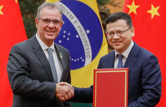 Durante o Seminário Empresarial Brasil-China, Bento Albuquerque convida investidores a acreditar no Brasil