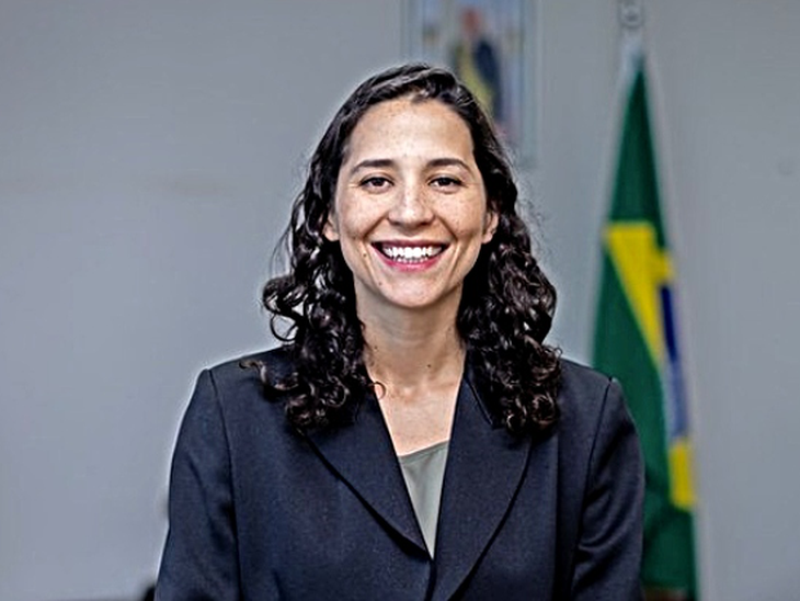 Julia Cruz é a nova secretária de Economia Verde, Descarbonização e Bioindústria do MDIC