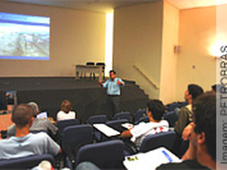 Petrobras em aula magna do Lenep