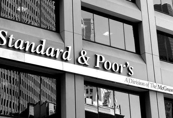 Grau de investimento: Standard & Poor's rebaixa Brasil para três níveis Grau de investimento: Standard & Poor's rebaixa Brasil para três níveis