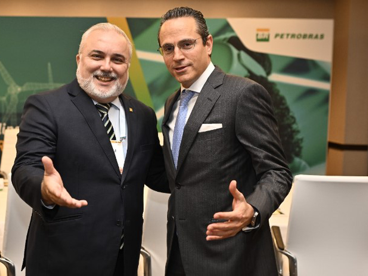 Jean Paul Prates da Petrobras e o CEO da Shell, Wael Sawan celebram na CERAWeek um ano da assinatura de memorando de entendimentos entre as empresas