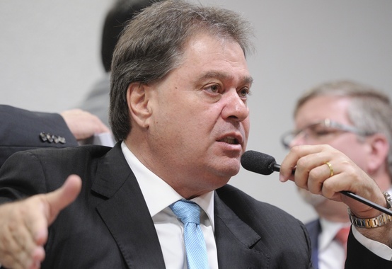 Denuncia contra Gim Argello, Delúbio, Odebrecht e mais 16 pessoas Denuncia contra Gim Argello, Delúbio, Odebrecht e mais 16 pessoas