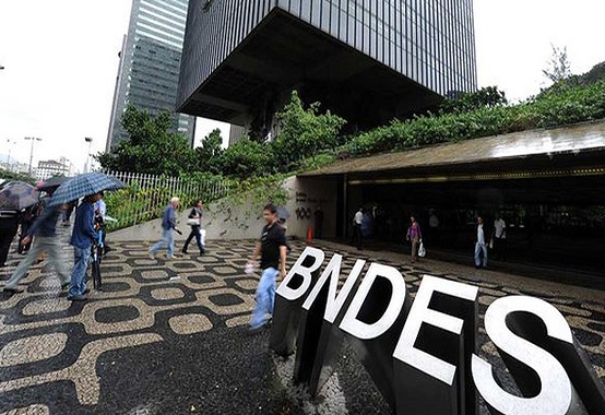 BNDES desembolsa R$ 94,6 bilhões nos primeiros nove meses do ano BNDES desembolsa R$ 94,6 bilhões nos primeiros nove meses do ano