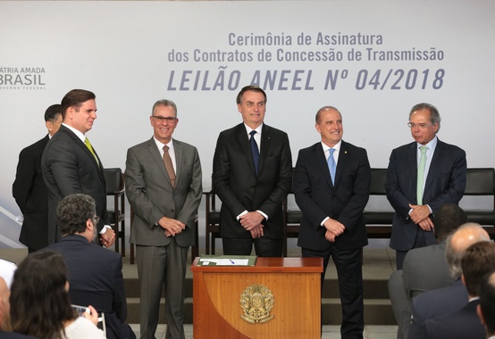 Construção de mais de 7 mil km de linhas de transmissão vai gerar mais de R$ 13,2 bilhões em investimentos Construção de mais de 7 mil km de linhas de transmissão vai gerar mais de R$ 13,2 bilhões em investimentos