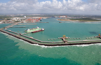 Movimentação de petróleo cresce 87,35% no porto de Pernambuco