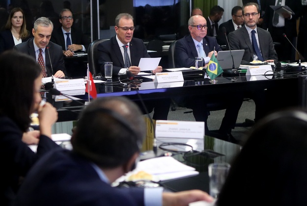 Bento Albuquerque destaca as oportunidades de investimentos no setor de energia durante IV Reunião do BRICS Bento Albuquerque destaca as oportunidades de investimentos no setor de energia durante IV Reunião do BRICS