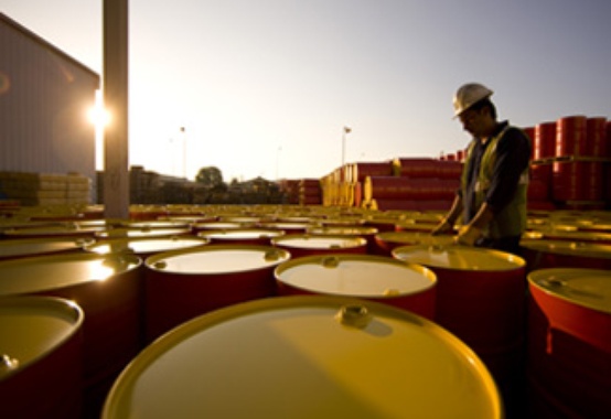 Preço do barril do petróleo deve ultrapassar US$ 100 em decorrência da crise no Egito Preço do barril do petróleo deve ultrapassar US$ 100 em decorrência da crise no Egito