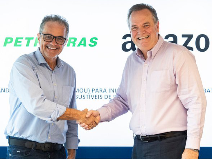 Amazon Brasil e Petrobras anunciam iniciativa de colaboração estratégica para combustíveis de baixo carbono