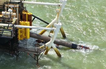 A Equinor, empresa global de energia presente no Brasil há mais de 20 anos, concluiu a instalação do trecho de 15 km de águas rasas do Gasoduto Raia. A estrutura de 200 quilômetros vai conectar o FPSO Raia à malha de transporte de gás próxima à Cabiúnas, Macaé.