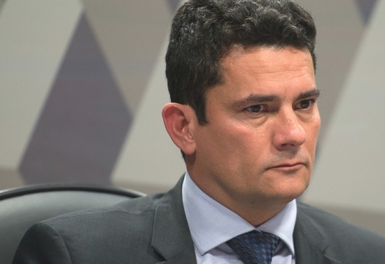 Petrobras recebe no dia 08/12, os juízes Moro e Bretas e a secretária Claudia Taya Petrobras recebe no dia 08/12, os juízes Moro e Bretas e a secretária Claudia Taya