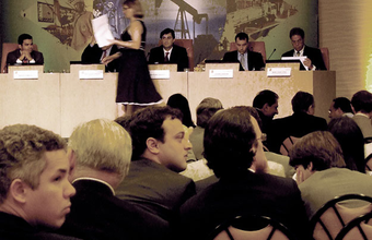 Corrupção e queda no preço do barril podem adiar 13° Rodada